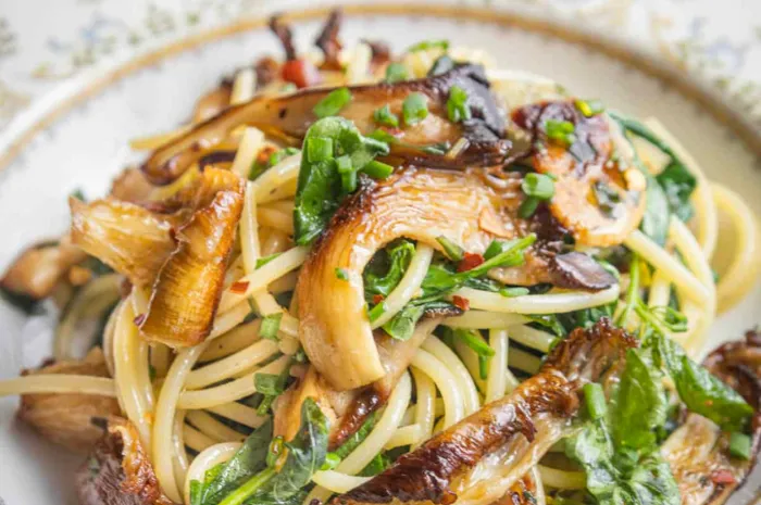 Fideuá Vegetariana Con Girgolas